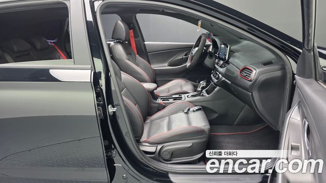 Hyundai i30 2020 — photo 16