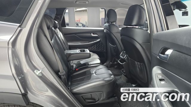Hyundai Santafe 2019 — photo 11