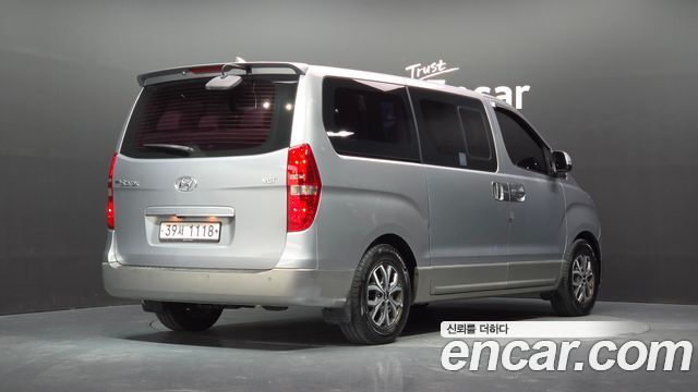 Hyundai Starex 2018 — photo 2