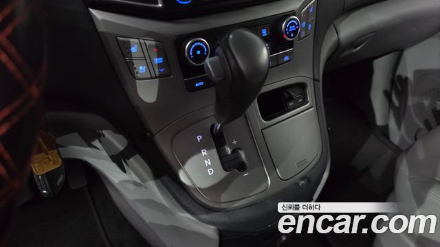 Hyundai Starex 2018 — photo 12