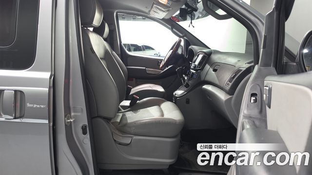 Hyundai Starex 2018 — photo 17