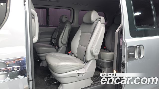 Hyundai Starex 2018 — photo 16