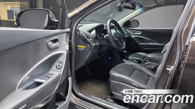 Hyundai Santafe 2018 — photo 13