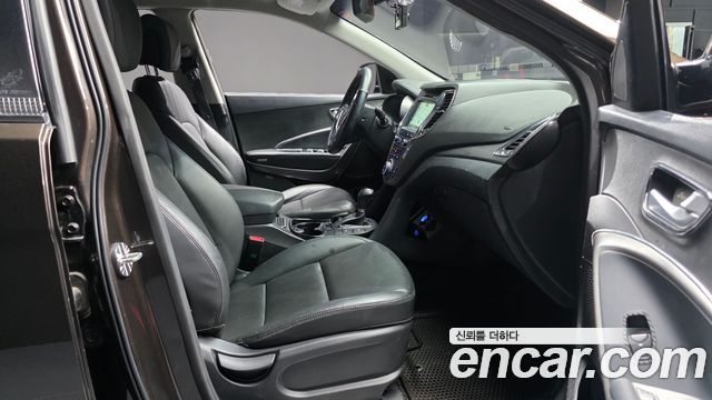 Hyundai Santafe 2018 — photo 16