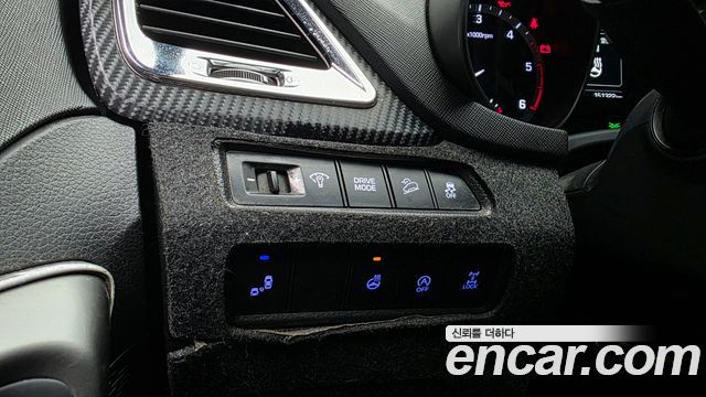 Hyundai Santafe 2018 — photo 28