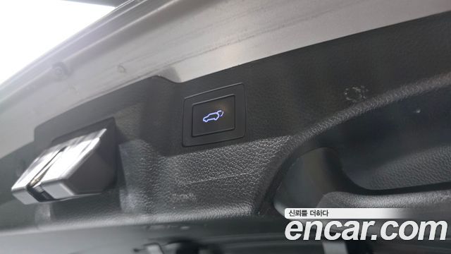 Hyundai Santafe 2018 — photo 29