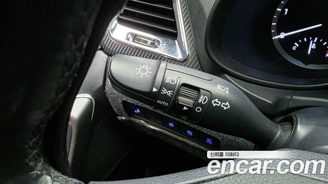 Hyundai Santafe 2018 — photo 34