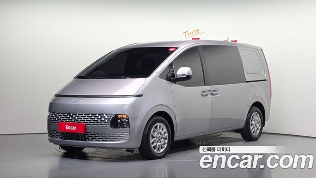 Hyundai Staria 2025 — photo 1