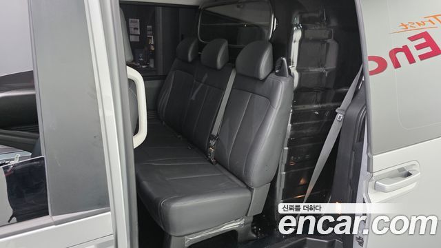 Hyundai Staria 2025 — photo 17