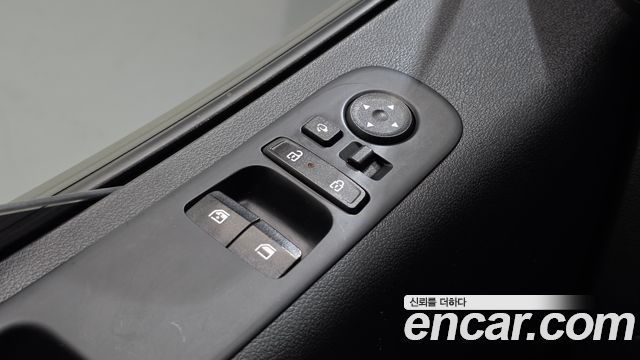 Hyundai Staria 2025 — photo 19