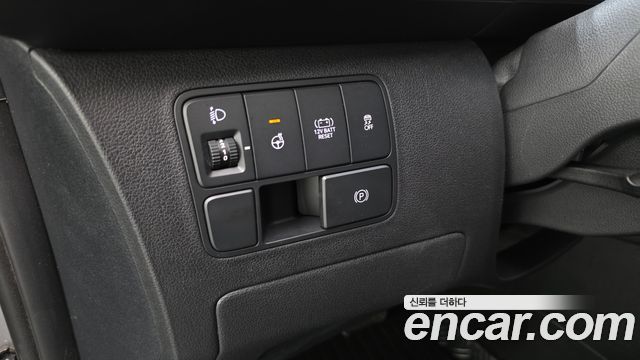 Hyundai Staria 2025 — photo 20