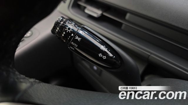 Hyundai Staria 2025 — photo 21