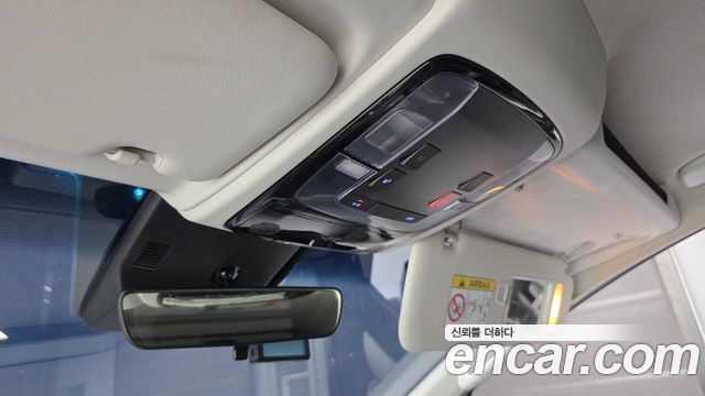 Hyundai Staria 2025 — photo 26