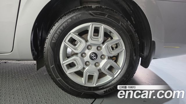 Hyundai Staria 2025 — photo 7