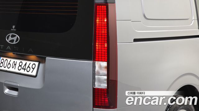 Hyundai Staria 2025 — photo 9