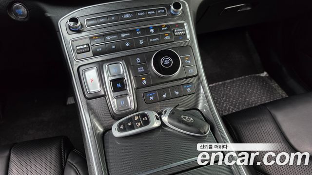 Hyundai Santafe 2021 — photo 12