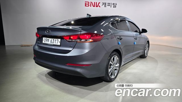Hyundai AVANTE 2018 — photo 2