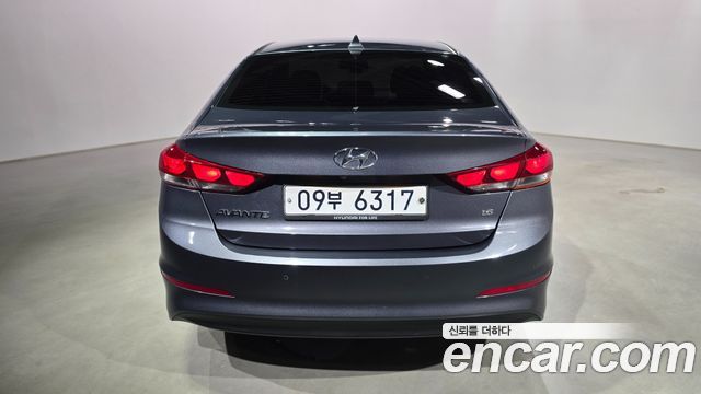 Hyundai AVANTE 2018 — photo 4
