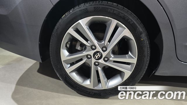 Hyundai AVANTE 2018 — photo 5