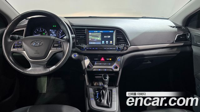 Hyundai AVANTE 2018 — photo 7