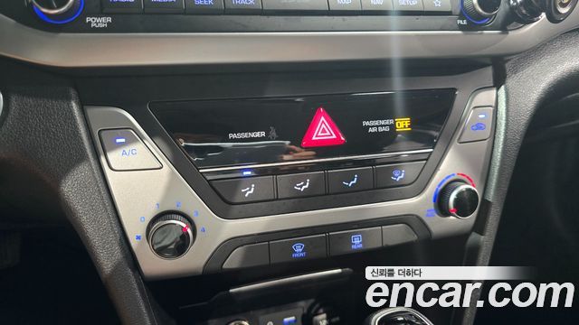 Hyundai AVANTE 2018 — photo 16