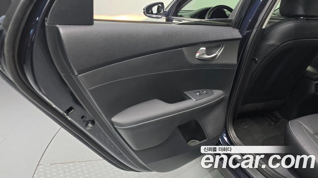 Kia K3 2019 — photo 15