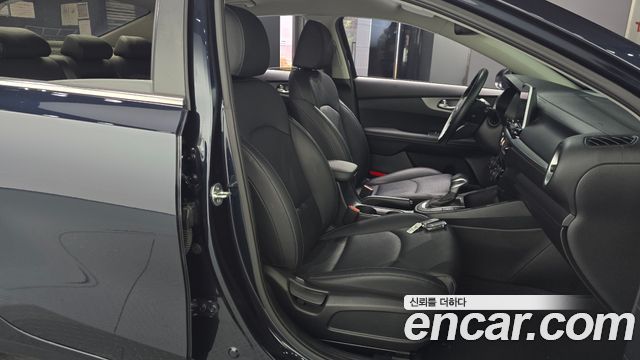 Kia K3 2019 — photo 16