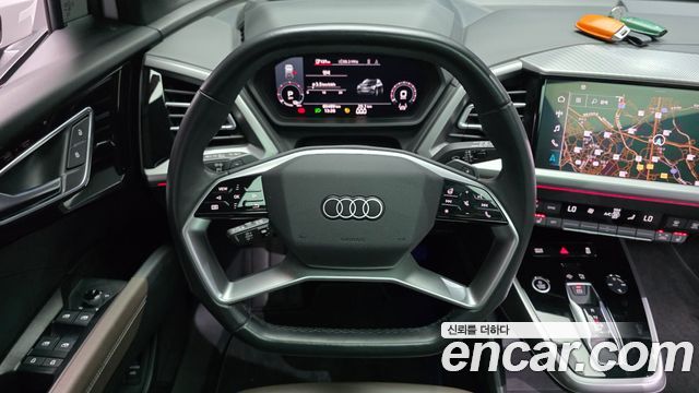 Audi Q4 e-tron 2023 — photo 20
