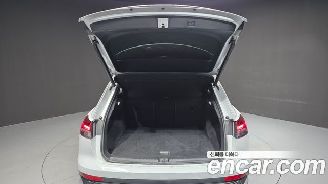 Audi Q4 e-tron 2023 — photo 23