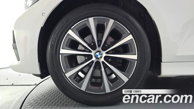 BMW 3-Series 2020 — photo 5