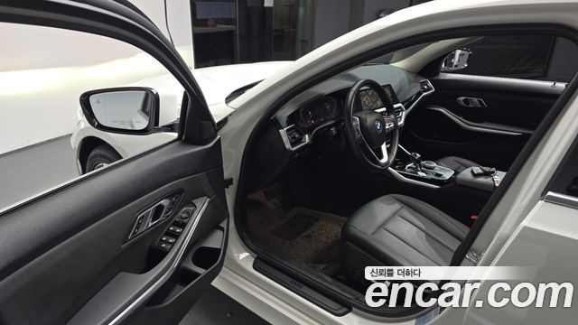 BMW 3-Series 2020 — photo 13