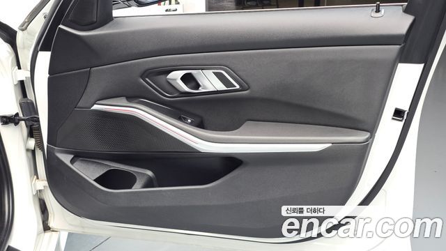BMW 3-Series 2020 — photo 15