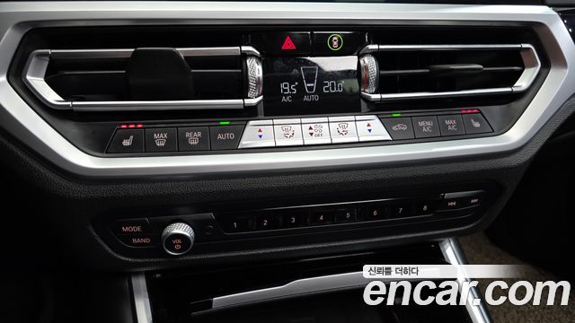 BMW 3-Series 2020 — photo 32