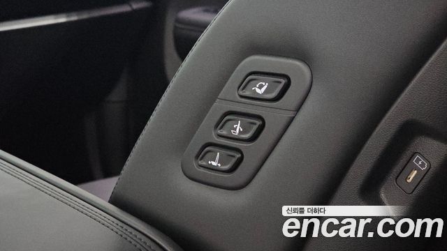 Hyundai Santafe 2025 — photo 37