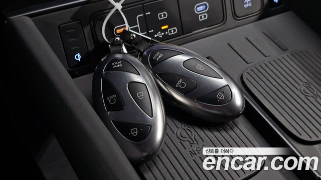 Hyundai Santafe 2025 — photo 38