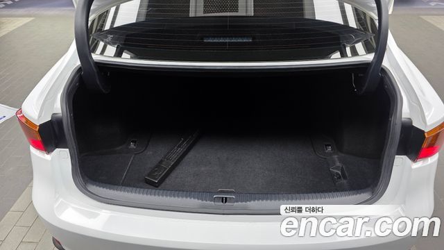 Lexus IS 2018 — photo 20