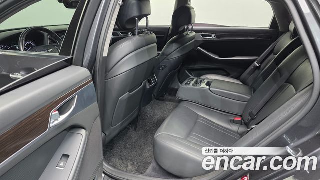 Genesis G80 2017 — photo 18