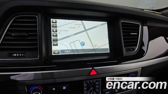 Genesis G80 2017 — photo 21