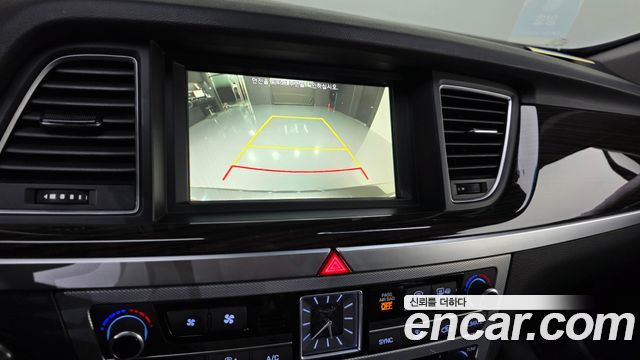 Genesis G80 2017 — photo 23