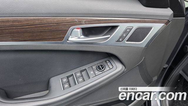 Genesis G80 2017 — photo 26