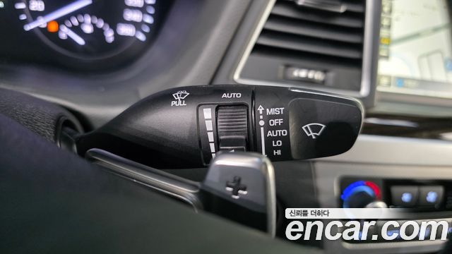 Genesis G80 2017 — photo 28