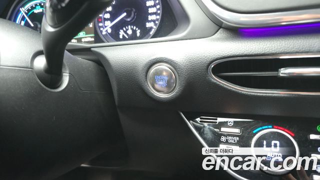 Hyundai Sonata 2023 — photo 24