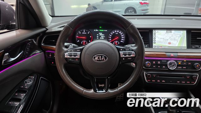 Kia K7 2017 — photo 15