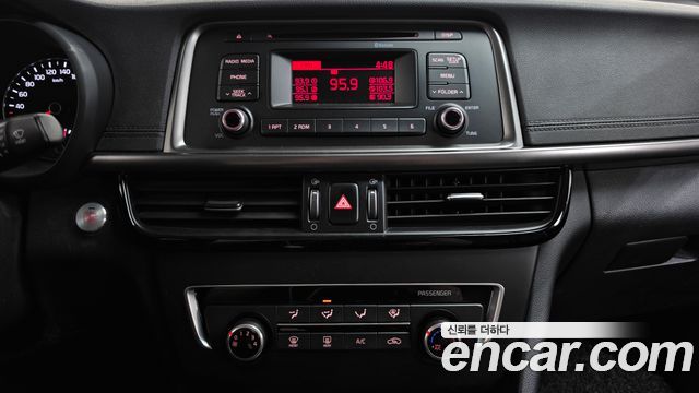 Kia K5 2018 — photo 19