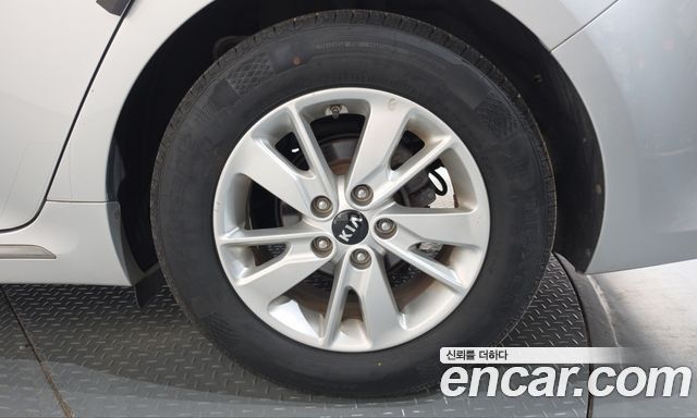 Kia K5 2018 — photo 7