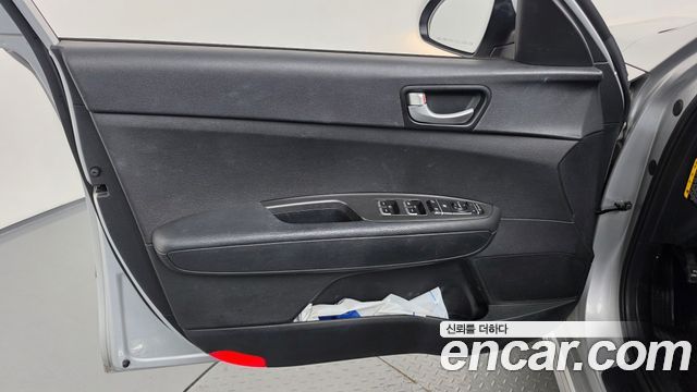 Kia K5 2018 — photo 14