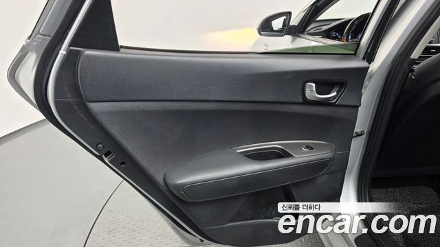 Kia K5 2018 — photo 15