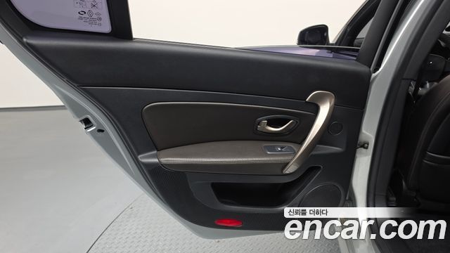 Renault Korea SM5  2016 — photo 15