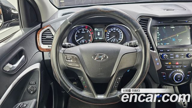 Hyundai Santafe 2017 — photo 13