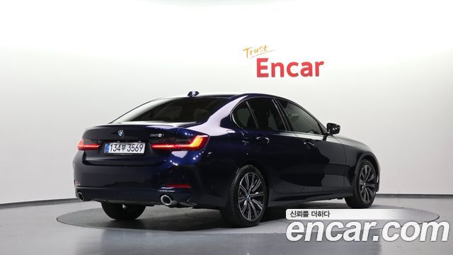 BMW 3-Series 2025 — photo 2